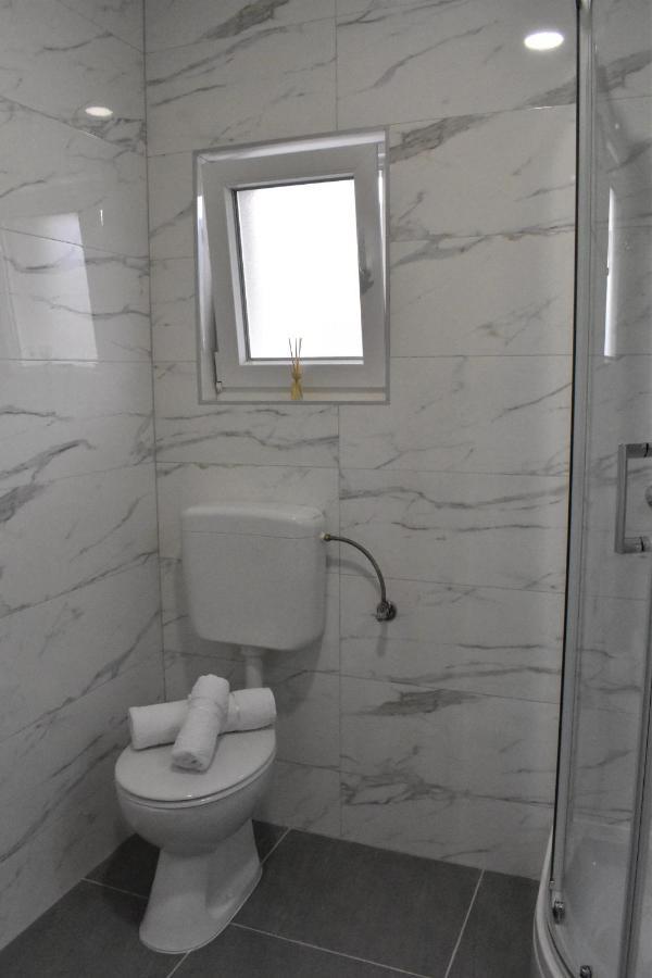 Apartmani Skorpion Kastela Exterior photo