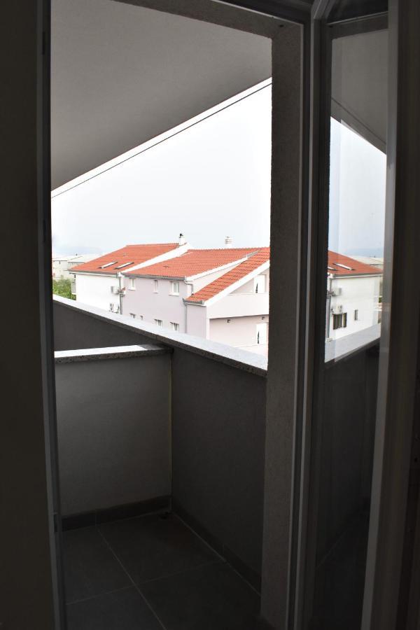 Apartmani Skorpion Kastela Exterior photo