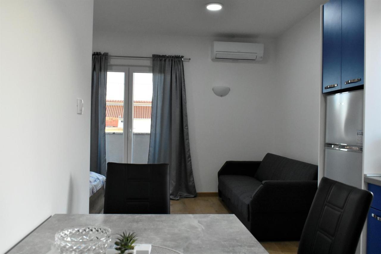 Apartmani Skorpion Kastela Exterior photo